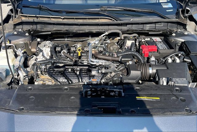 Used 2025 Nissan Altima 2.5 SV FWD image 11