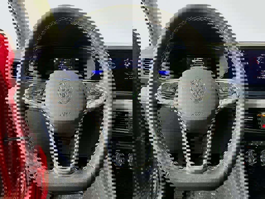 Used 2023 Volkswagen Taos SE w/ Panoramic Sunroof Package image 16