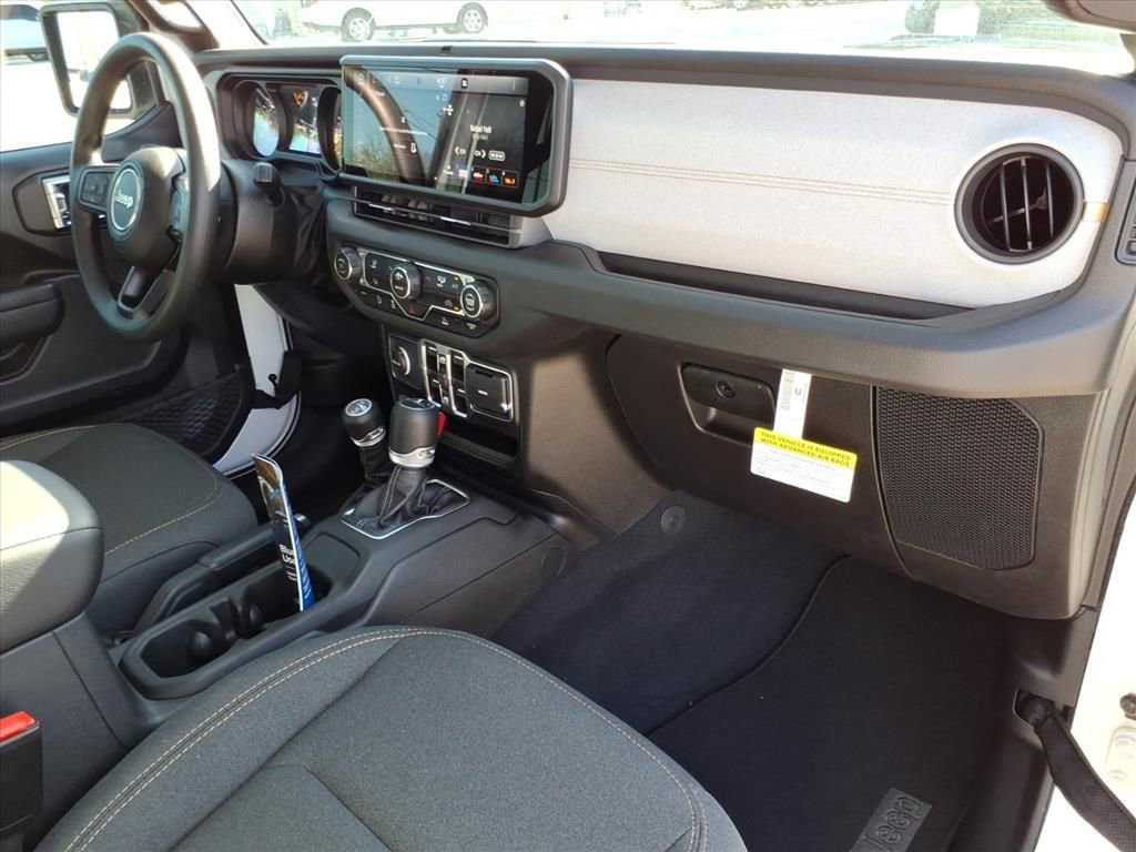 Used 2025 Jeep Gladiator Sport image 7