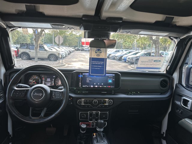 Used 2024 Jeep Gladiator Mojave AWD/4WD image 14