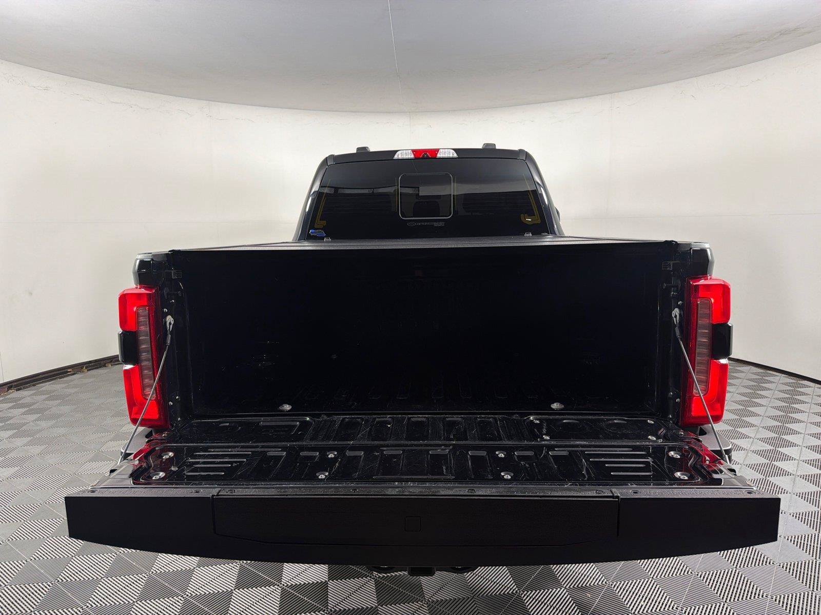 Certified 2025 Ford F250 King Ranch AWD/4WD image 18