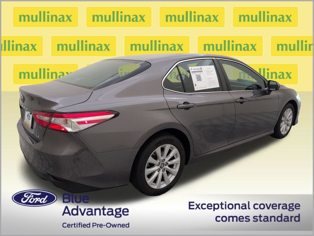 Used 2018 Toyota Camry LE FWD image 3