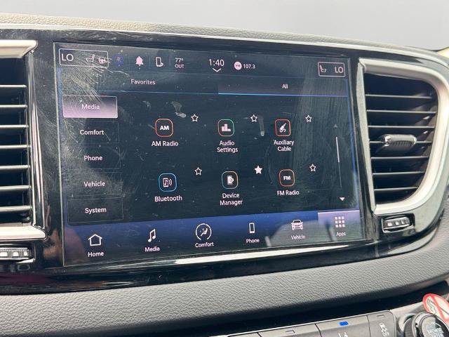 Used 2024 Chrysler Pacifica Touring-L FWD image 19