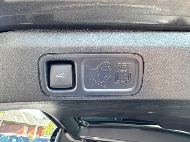 Certified 2019 Ford Expedition Limited w/ Equipment Group 302A AWD/4WD image 10