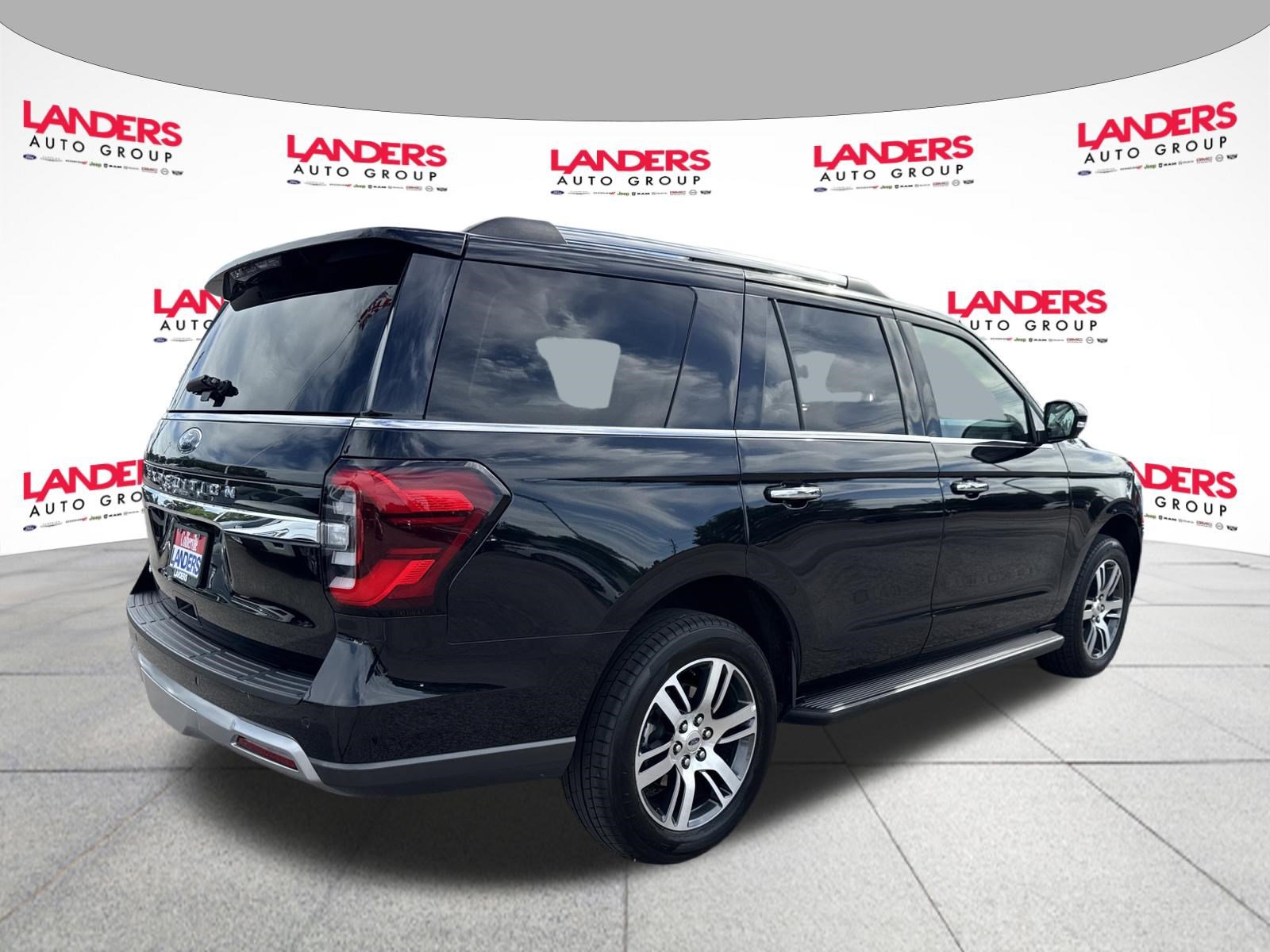 Certified 2024 Ford Expedition Limited RWD image 3