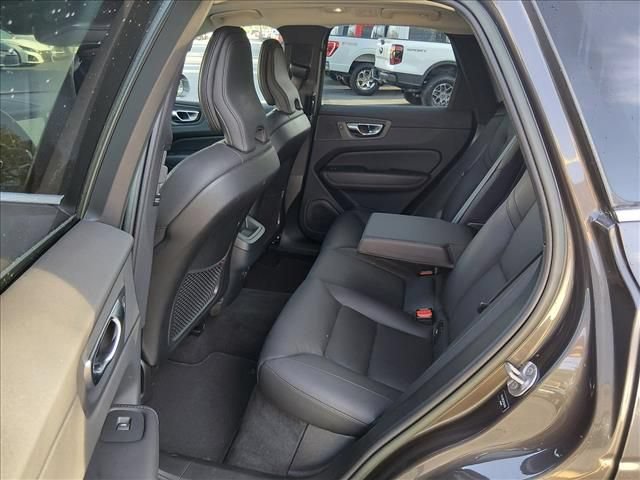 Used 2023 Volvo XC60 B5 Plus FWD image 14