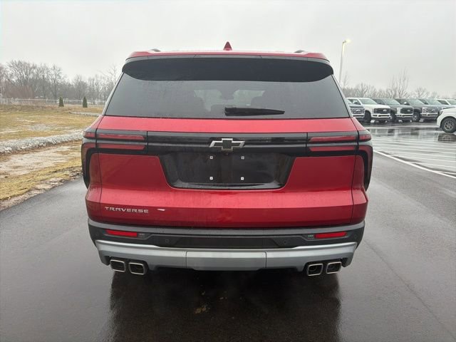 Used 2025 Chevrolet Traverse LT w/ Driver Confidence Package image 7