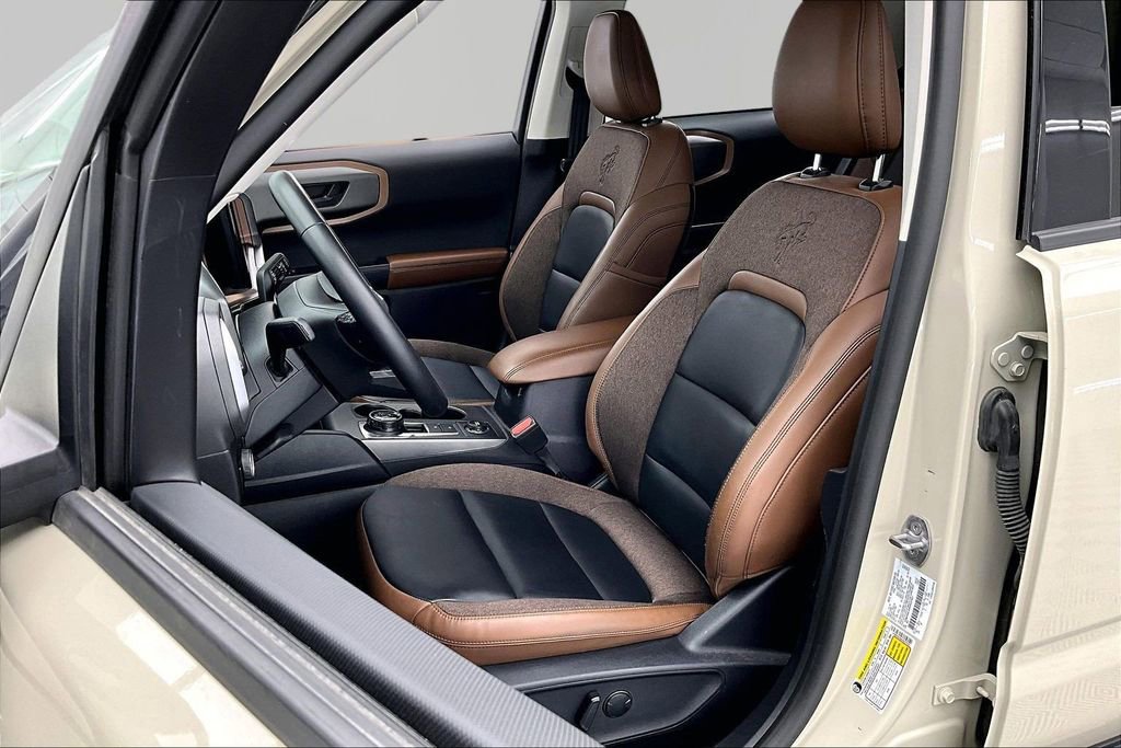 Certified 2025 Ford Bronco Sport Outer Banks w/ Outer Banks Tech Package+ AWD/4WD image 25