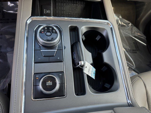 Certified 2020 Ford Expedition XLT w/ Equipment Group 202A image 22