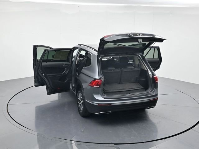 Used 2020 Volkswagen Tiguan SE w/ Panoramic Sunroof Package image 46