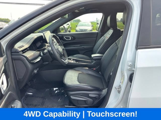 Used 2024 Jeep Compass Trailhawk AWD/4WD image 11