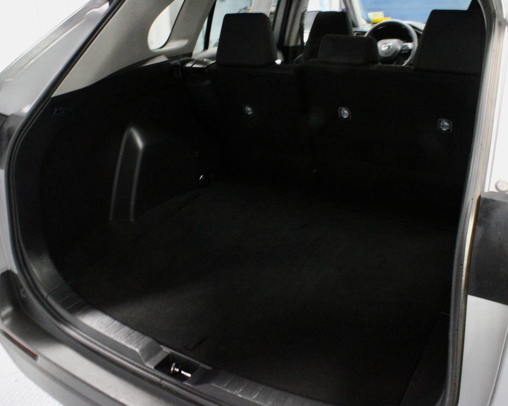 Used 2025 Toyota RAV4 LE AWD/4WD image 15