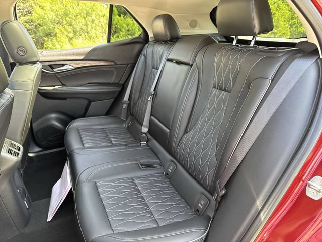 Used 2022 Buick Envision Avenir w/ Technology Package II FWD image 23