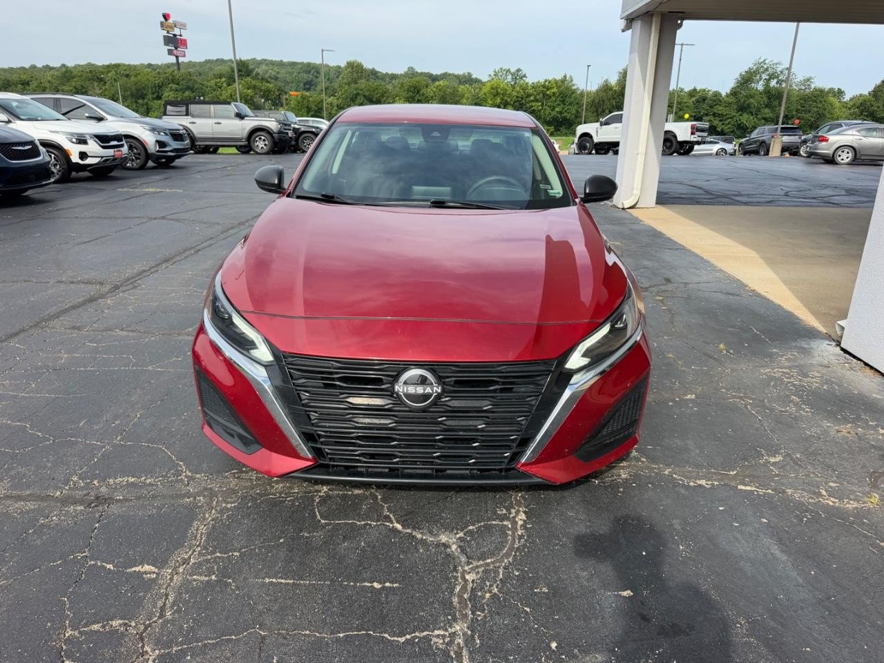 Used 2024 Nissan Altima 2.5 SV FWD image 8