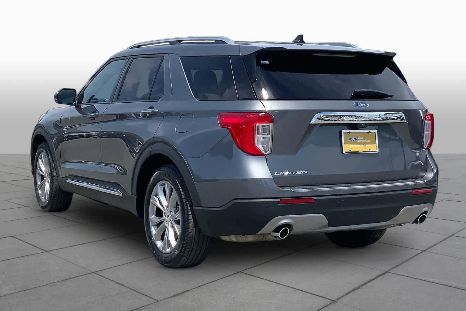 Certified 2024 Ford Explorer Limited w/ Limited Technology Package RWD image 4
