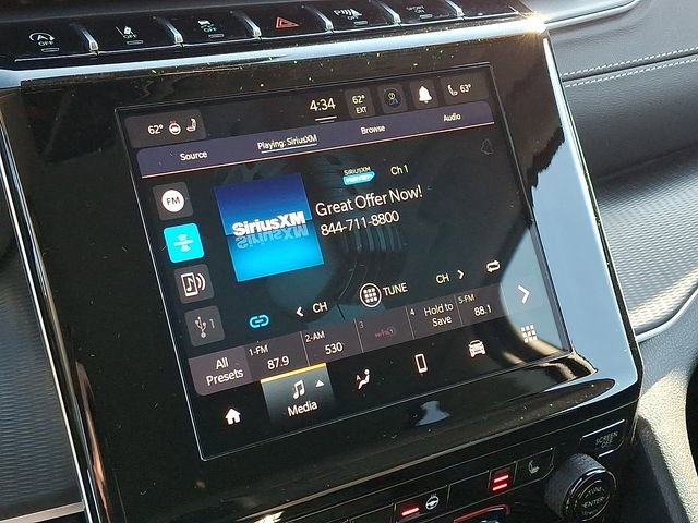 Used 2023 Jeep Grand Cherokee Laredo w/ Luxury Tech Group I AWD/4WD image 16