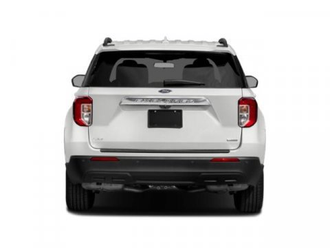 Certified 2021 Ford Explorer XLT w/ Equipment Group 202A image 3