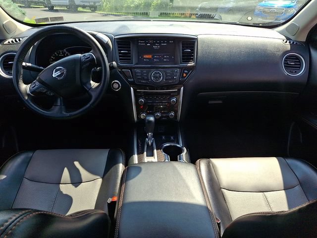 Used 2019 Nissan Pathfinder SL AWD/4WD image 18