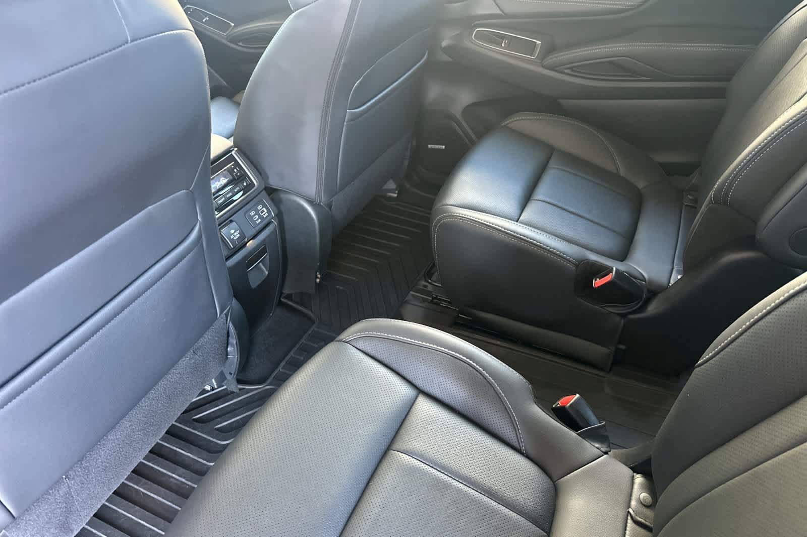 Used 2024 Subaru Ascent Touring AWD/4WD image 4