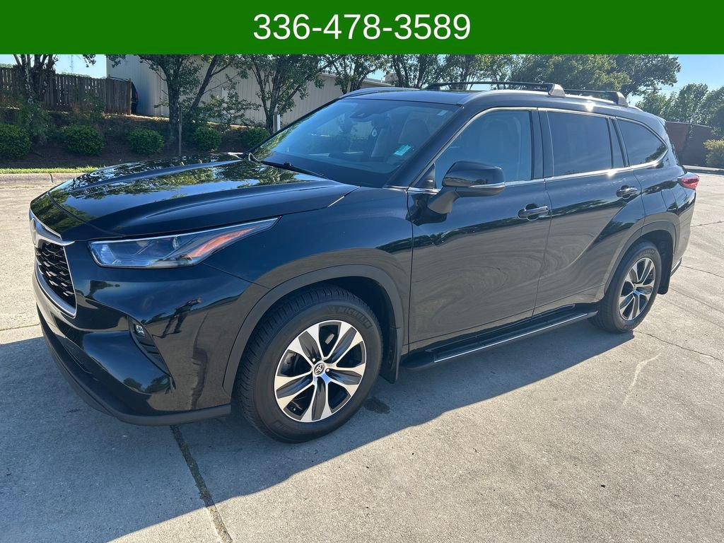 Used 2022 Toyota Highlander XLE