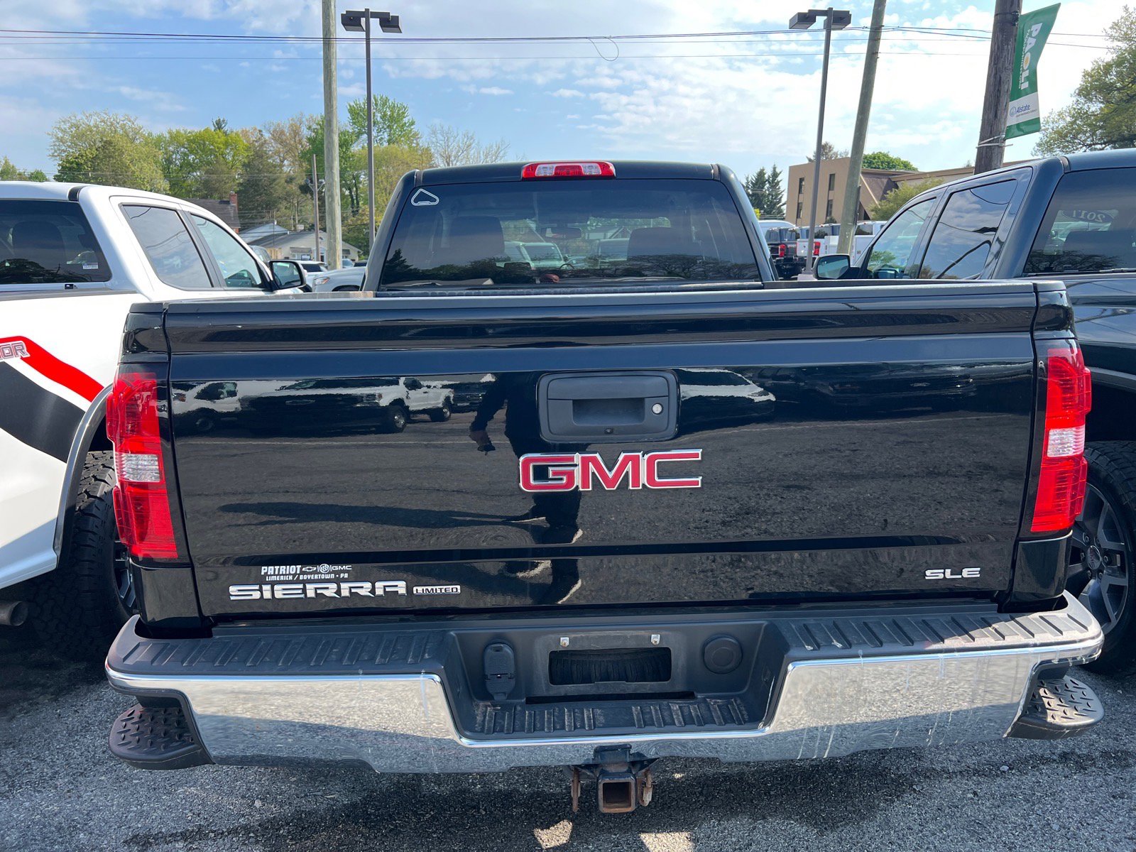 Used 2019 GMC Sierra 1500 SLE w/ Black Pack AWD/4WD image 6