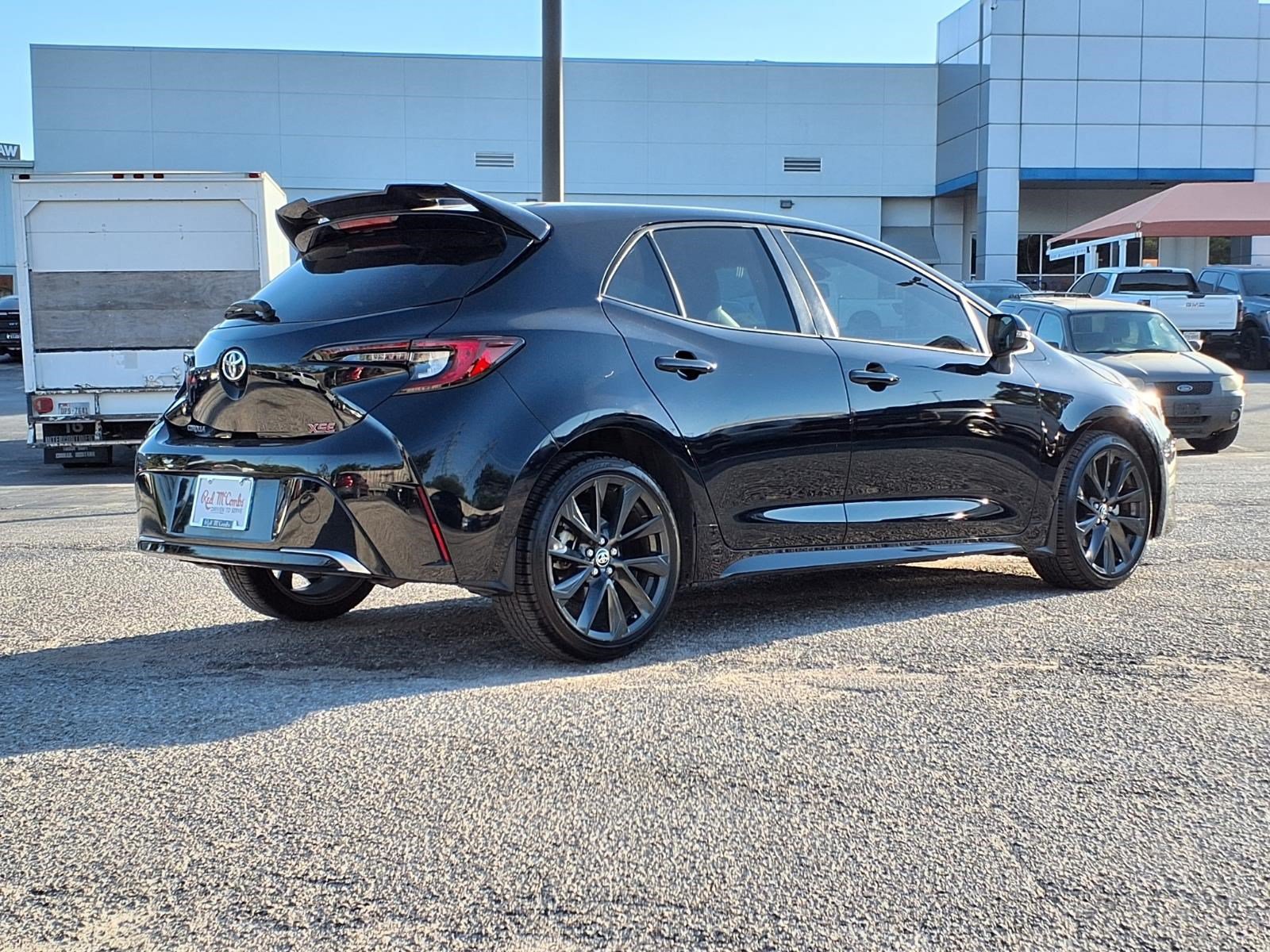 Used 2025 Toyota Corolla XSE FWD image 5