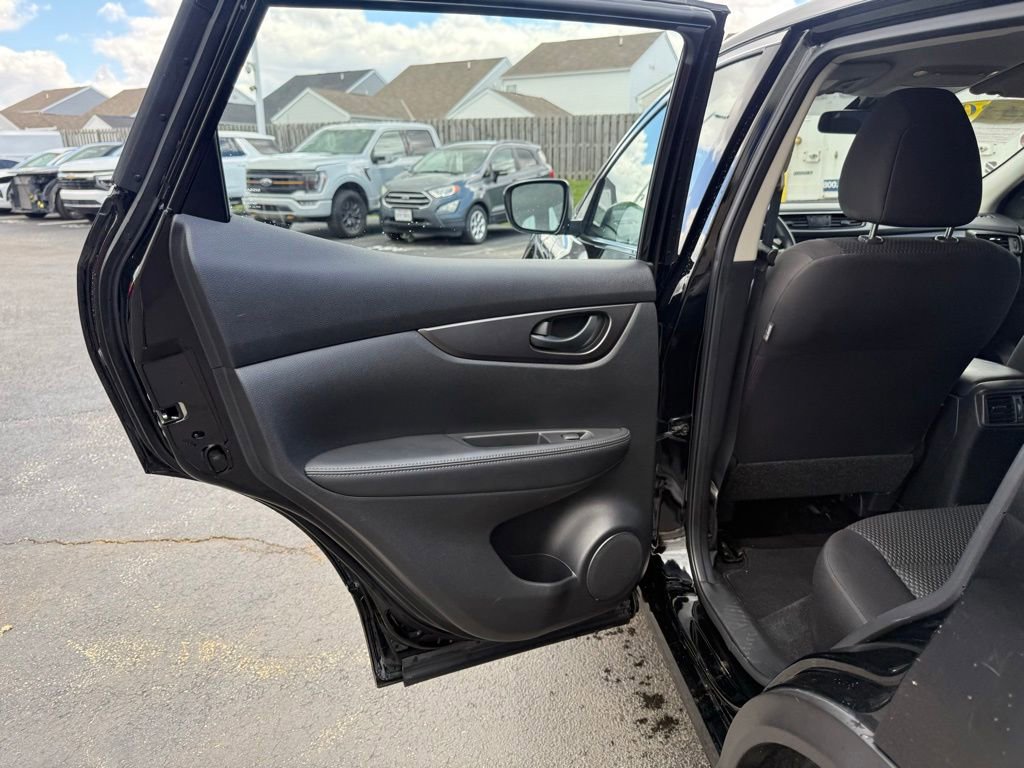 Used 2020 Nissan Rogue Sport S AWD/4WD image 30