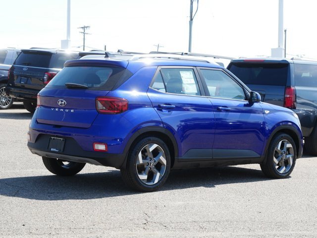 Used 2022 Hyundai Venue SEL FWD image 6