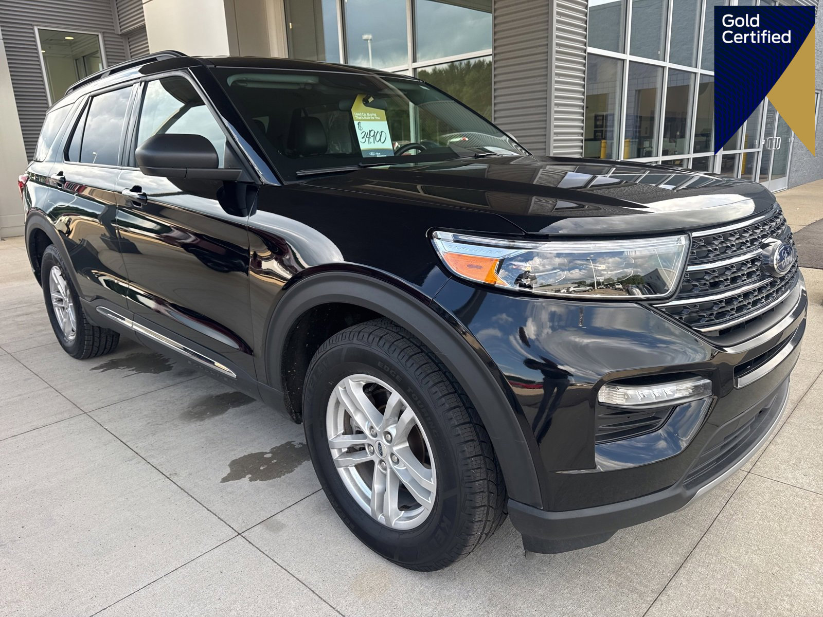 Certified 2023 Ford Explorer XLT w/ Equipment Group 202A