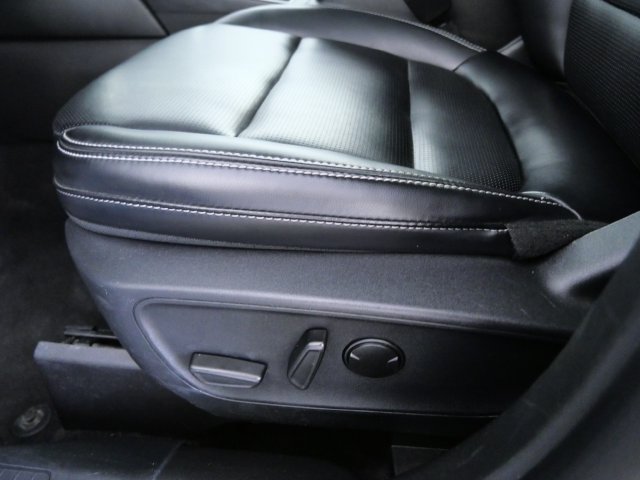 Certified 2025 Ford Escape Platinum AWD/4WD image 16