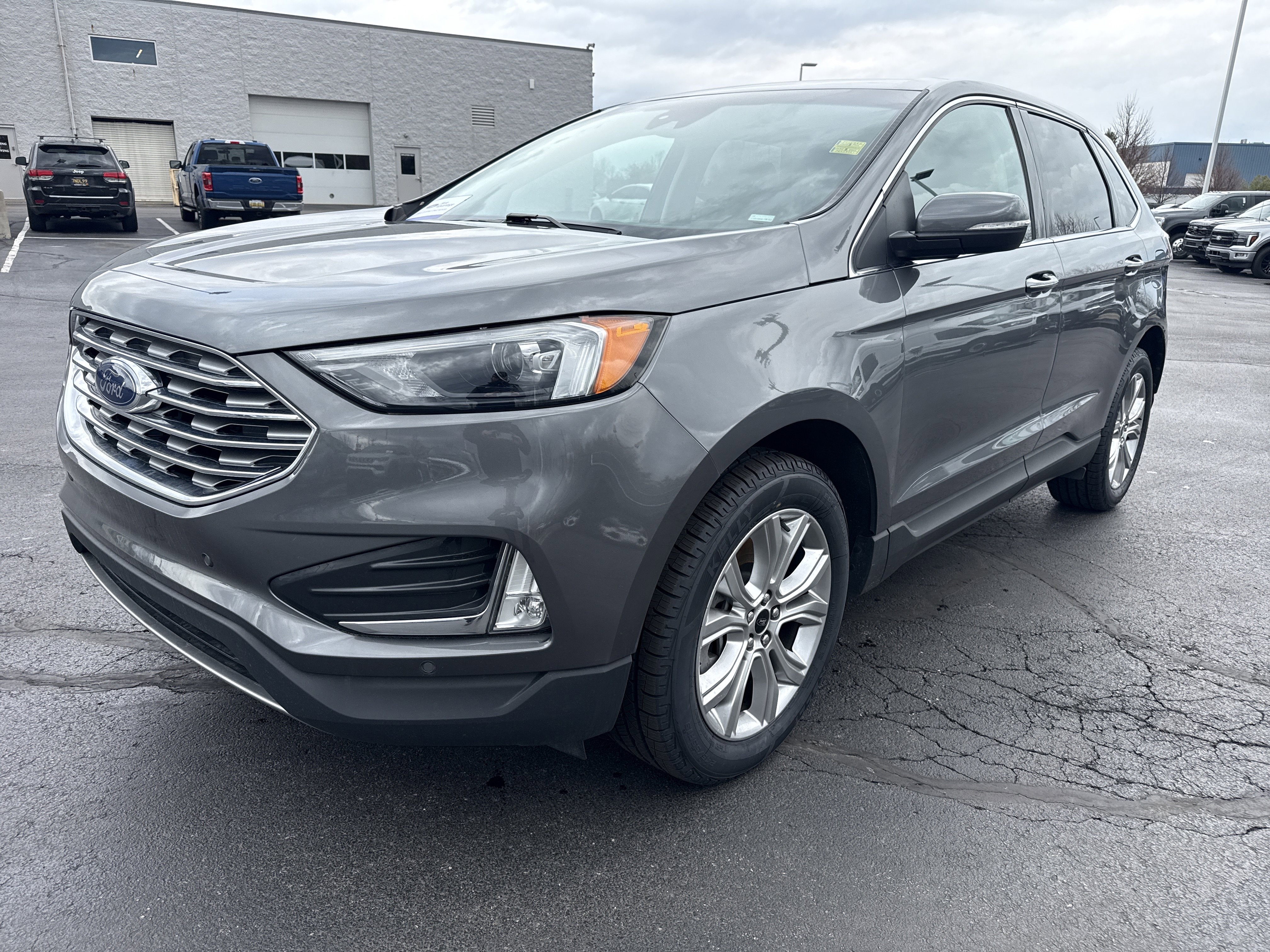 Certified 2023 Ford Edge Titanium AWD/4WD image 2