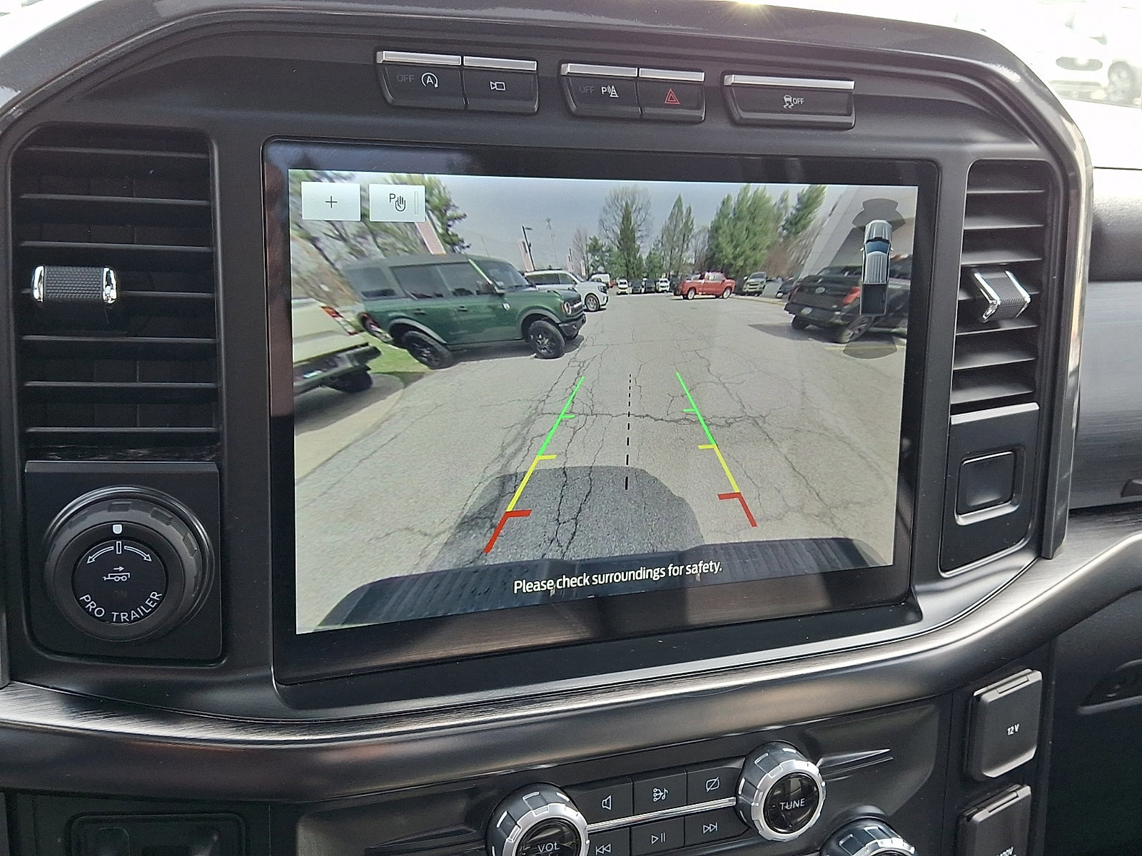 Certified 2023 Ford F150 Lariat w/ Equipment Group 502A High image 22