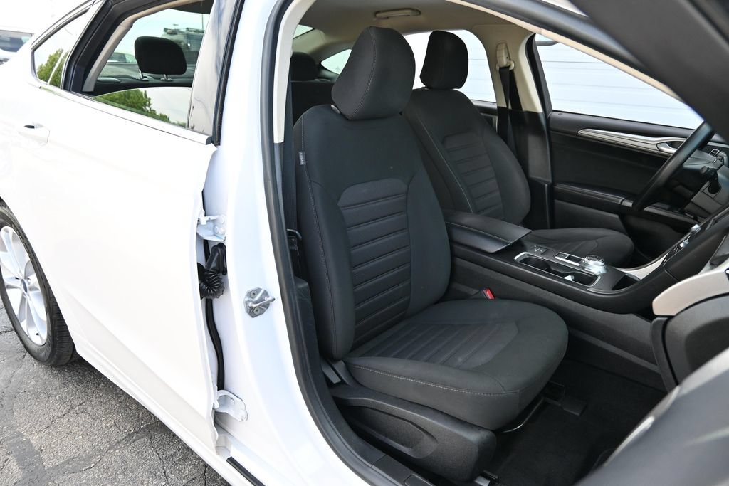Certified 2020 Ford Fusion SE FWD image 22