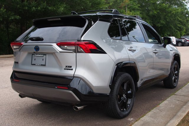 Used 2019 Toyota RAV4 XSE w/ XSE Weather Package AWD/4WD image 7