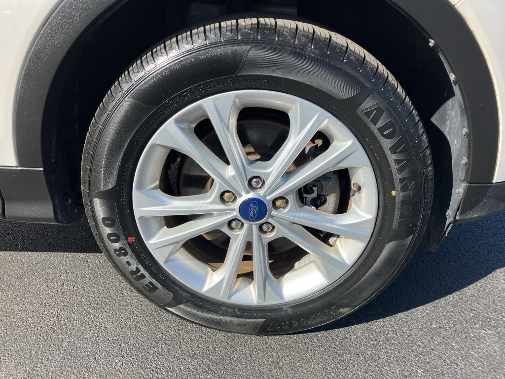Certified 2018 Ford Escape SE w/ SE Sync 3 Package image 12