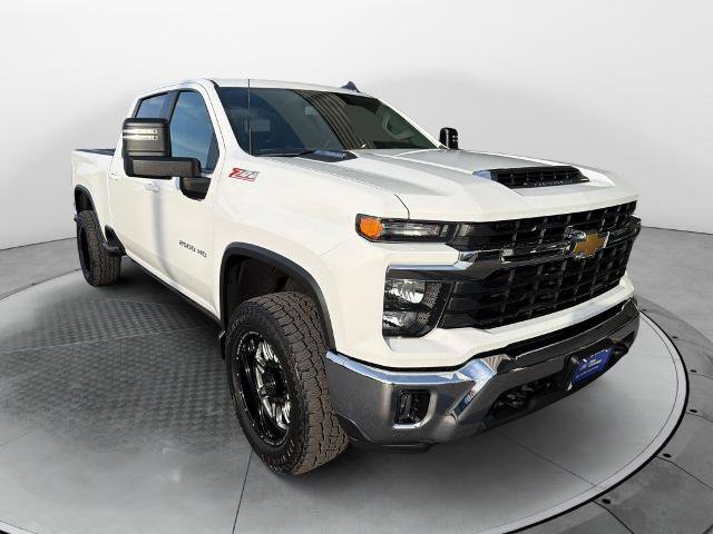 Used 2024 Chevrolet Silverado 2500 LT AWD/4WD image 1
