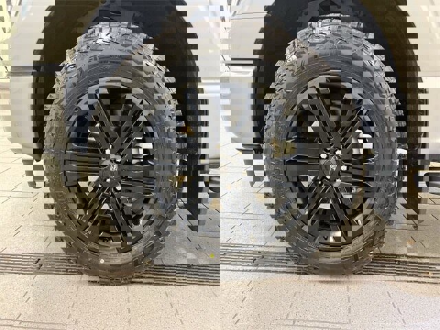 Certified 2021 Ford F150 XLT w/ Equipment Group 302A High image 10