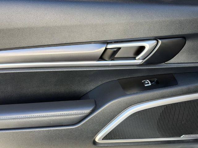 Used 2025 Kia Telluride S FWD image 21
