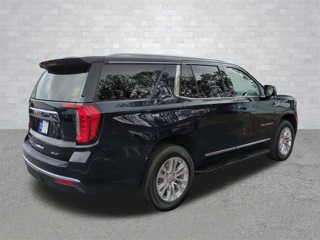 Used 2024 GMC Yukon SLT w/ SLT Luxury Package image 5
