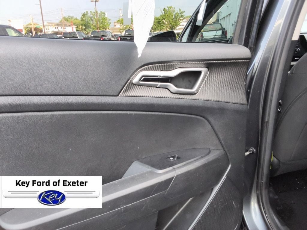 Used 2023 Kia Sportage LX AWD/4WD image 12