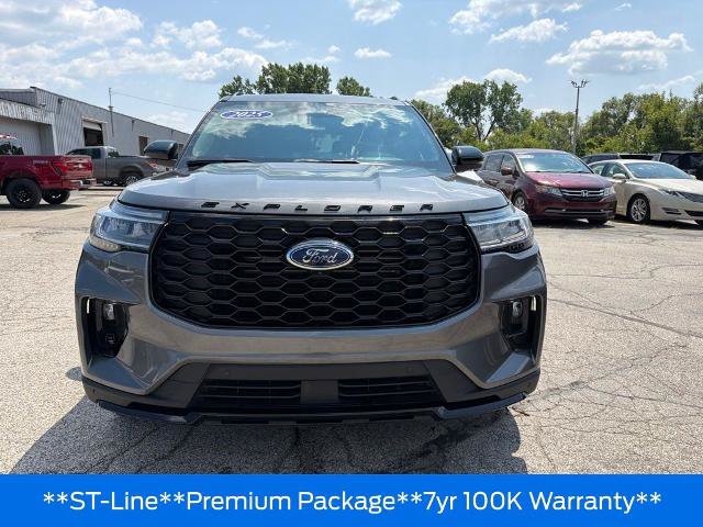 Certified 2025 Ford Explorer ST-Line w/ Premium Package AWD/4WD image 12