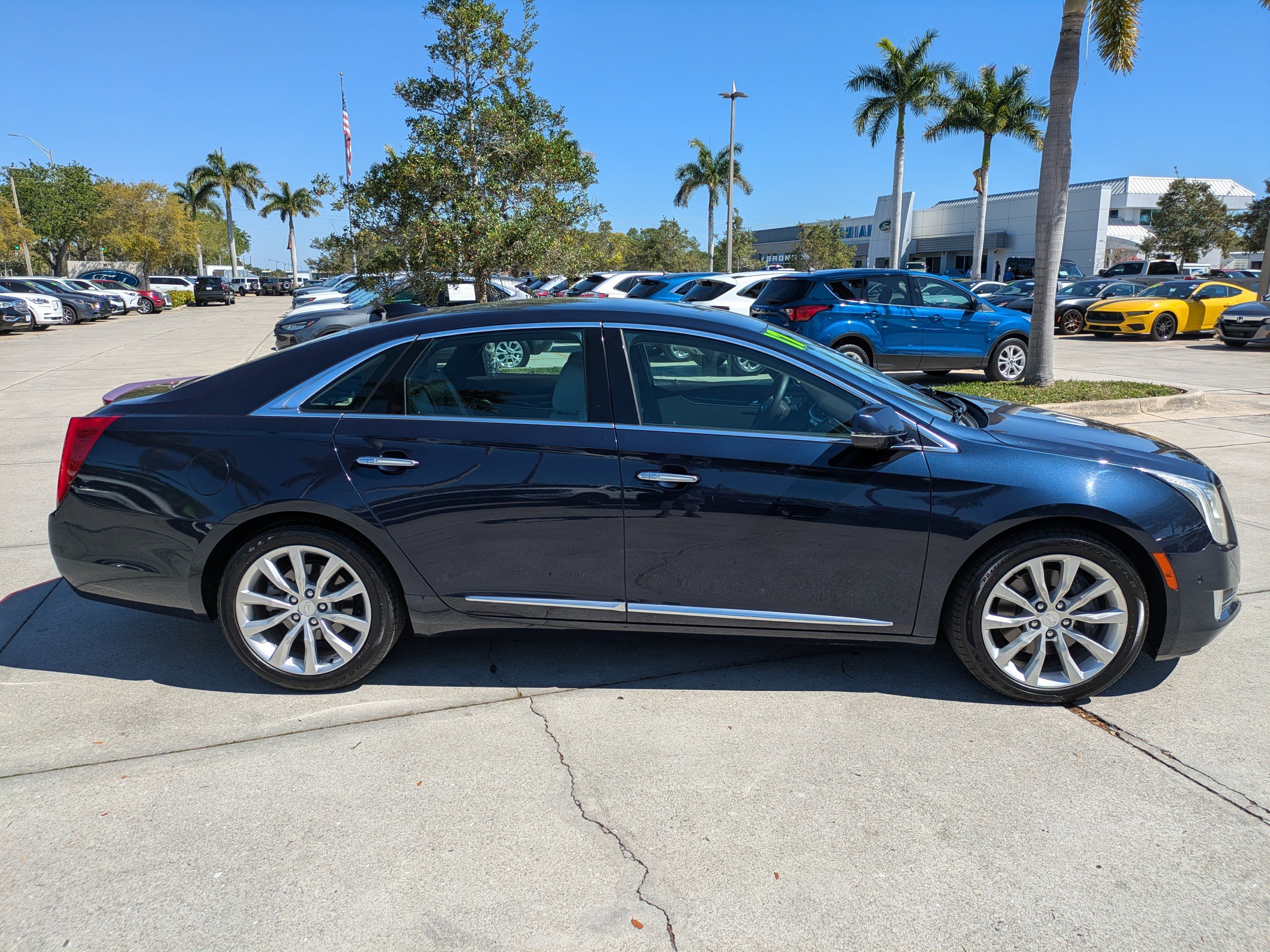Used 2017 Cadillac XTS Luxury w/ Driver Awareness Package FWD image 3