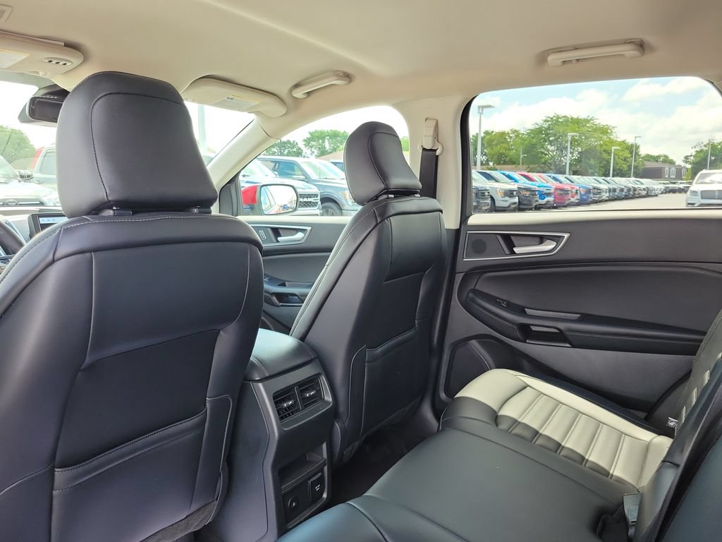 Certified 2024 Ford Edge SEL w/ Convenience Package AWD/4WD image 16