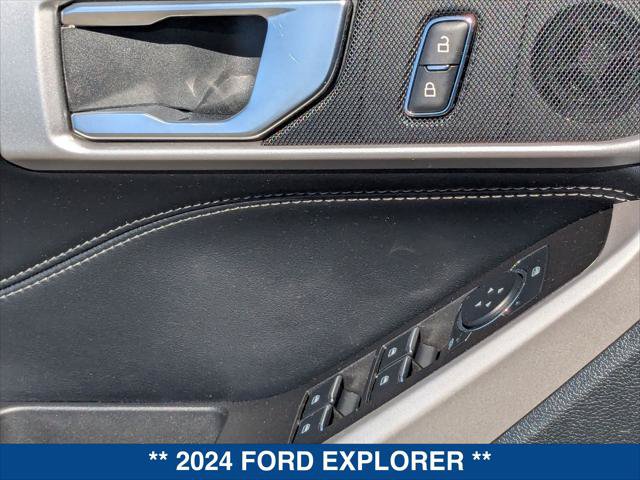 Certified 2024 Ford Explorer XLT w/ Equipment Group 202A RWD image 11