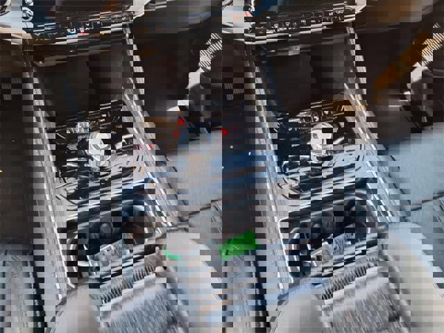 Used 2023 Jeep Wagoneer L Series III w/ Preferred Equipment Group image 18