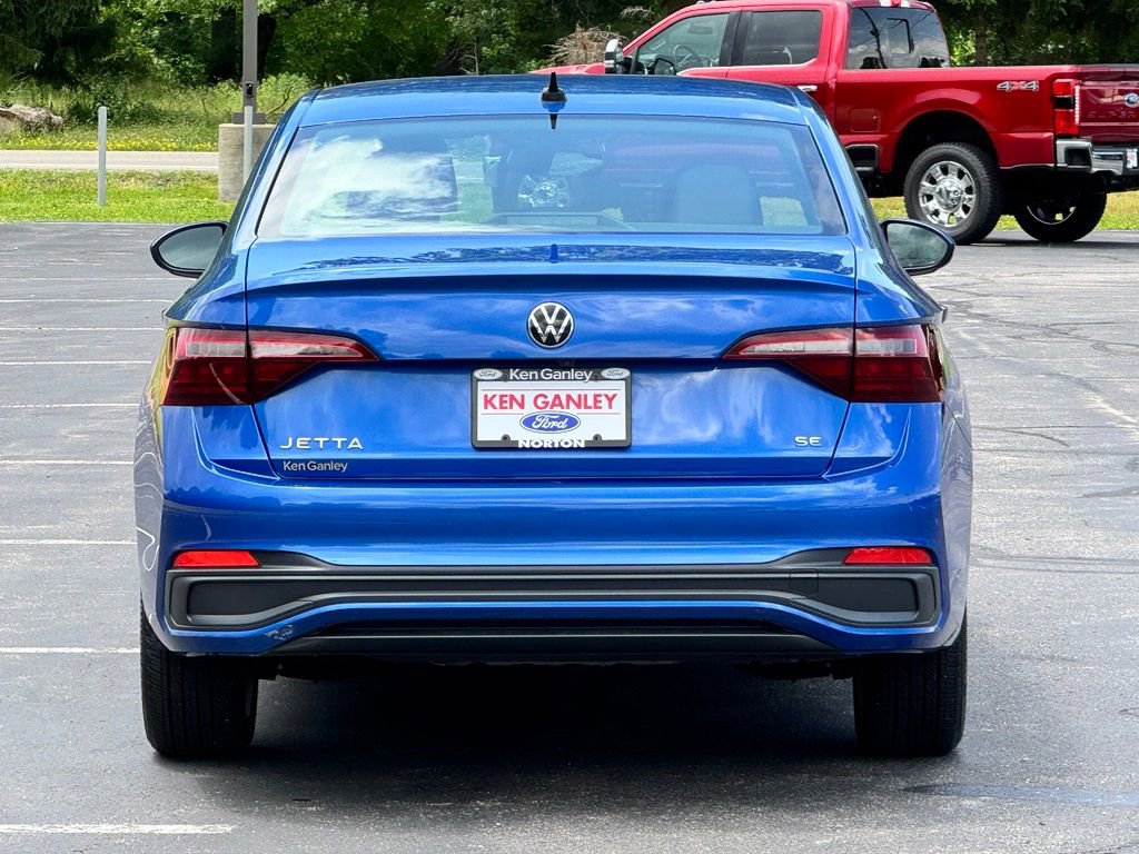 Used 2022 Volkswagen Jetta SE FWD image 12