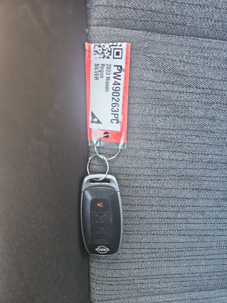 Used 2023 Nissan Rogue SV AWD/4WD image 20