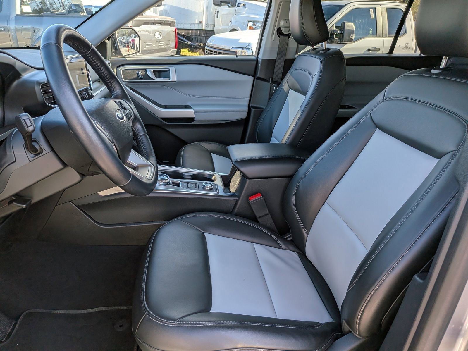 Certified 2022 Ford Explorer XLT w/ Equipment Group 202A image 24