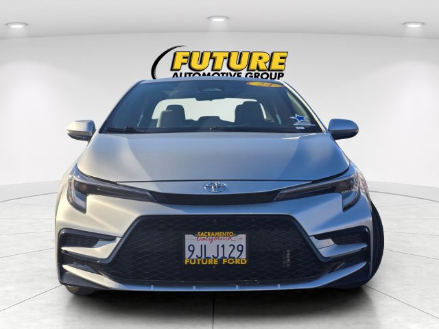 Used 2024 Toyota Corolla SE w/ SE Premium Package FWD image 2