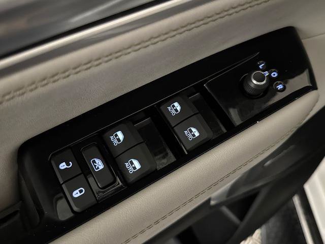 Used 2024 Jeep Wagoneer Series II w/ Flexible Seating Group RWD image 17
